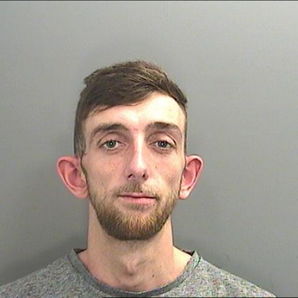 Justin Bieber fan jailed for threatening Muslim taxi driver with machete